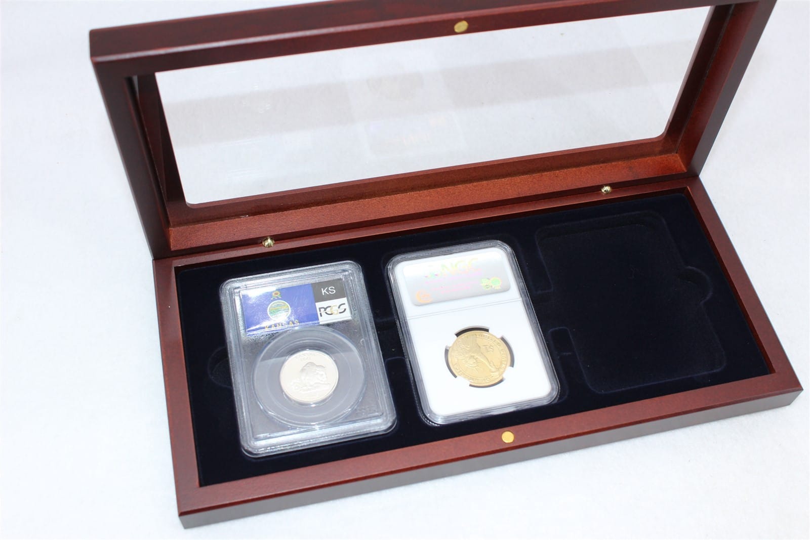 Wood Box For 3 Certified Coin Slabs From Pcgs Or Ngc, Glass Top &Amp; Mahogany 1 glass top wood box