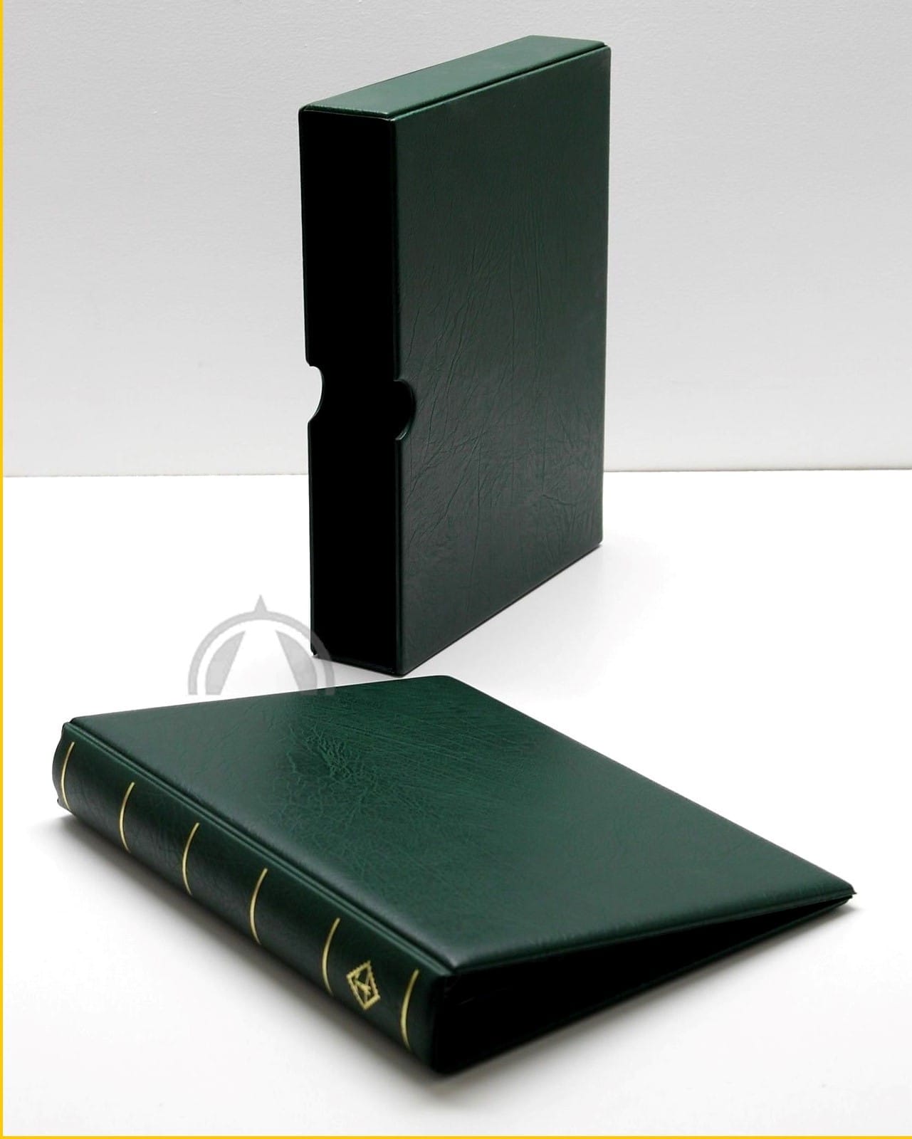 Vario F Green 3 Ring Binder &Amp; Slip Case For Stamp, Currency And Other Collecting 2 VARIO F Green 3 Ring Binder & Slip Case for Stamp, Currency and Other Collecting - Image 2