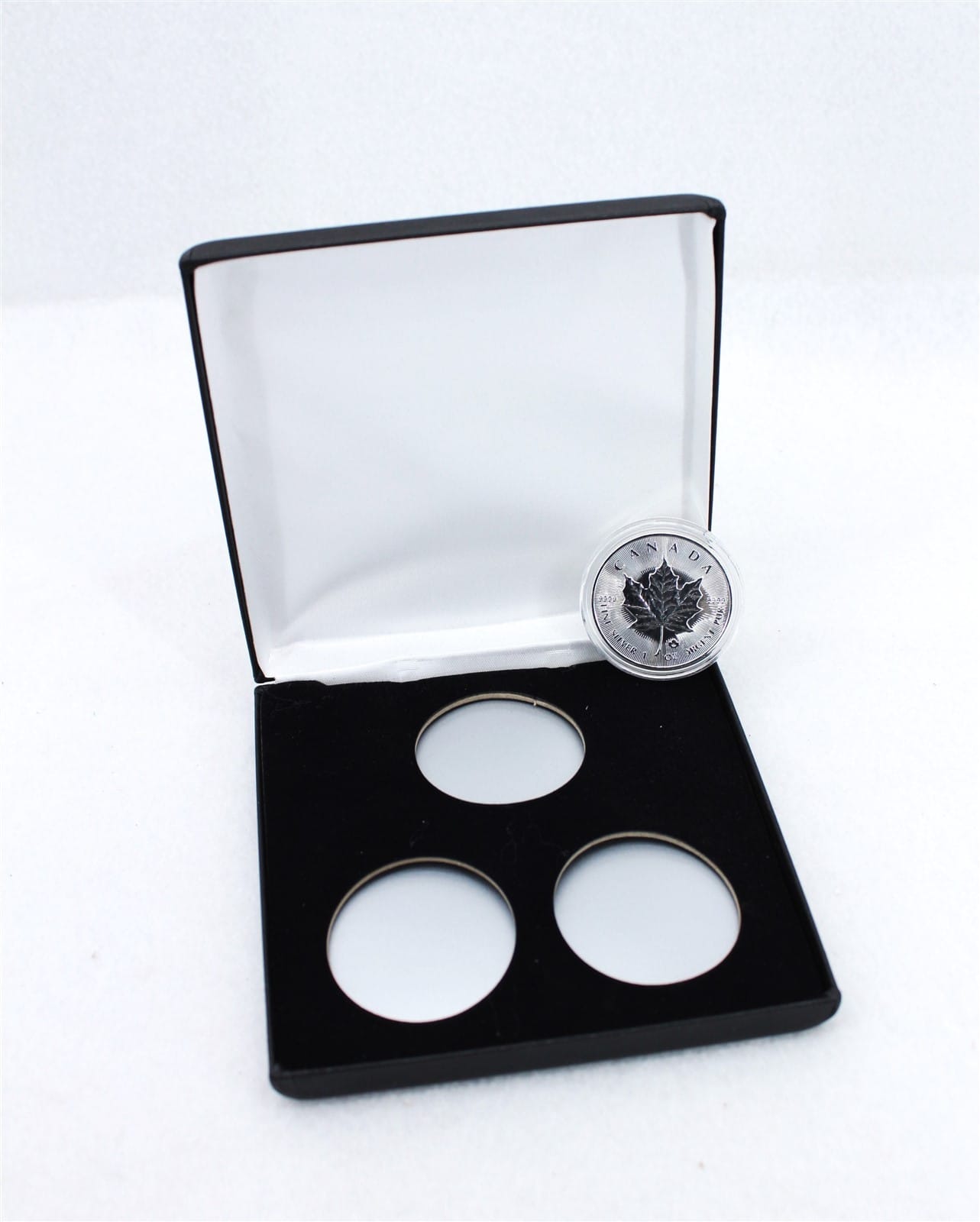 Black Leatherette Box For 3 1Oz Silver Maple Leaf Coins In Direct Fit Capsules 2 Black Leatherette Box for 3 1oz Silver Maple Leaf Coins in Direct Fit Capsules - Image 2