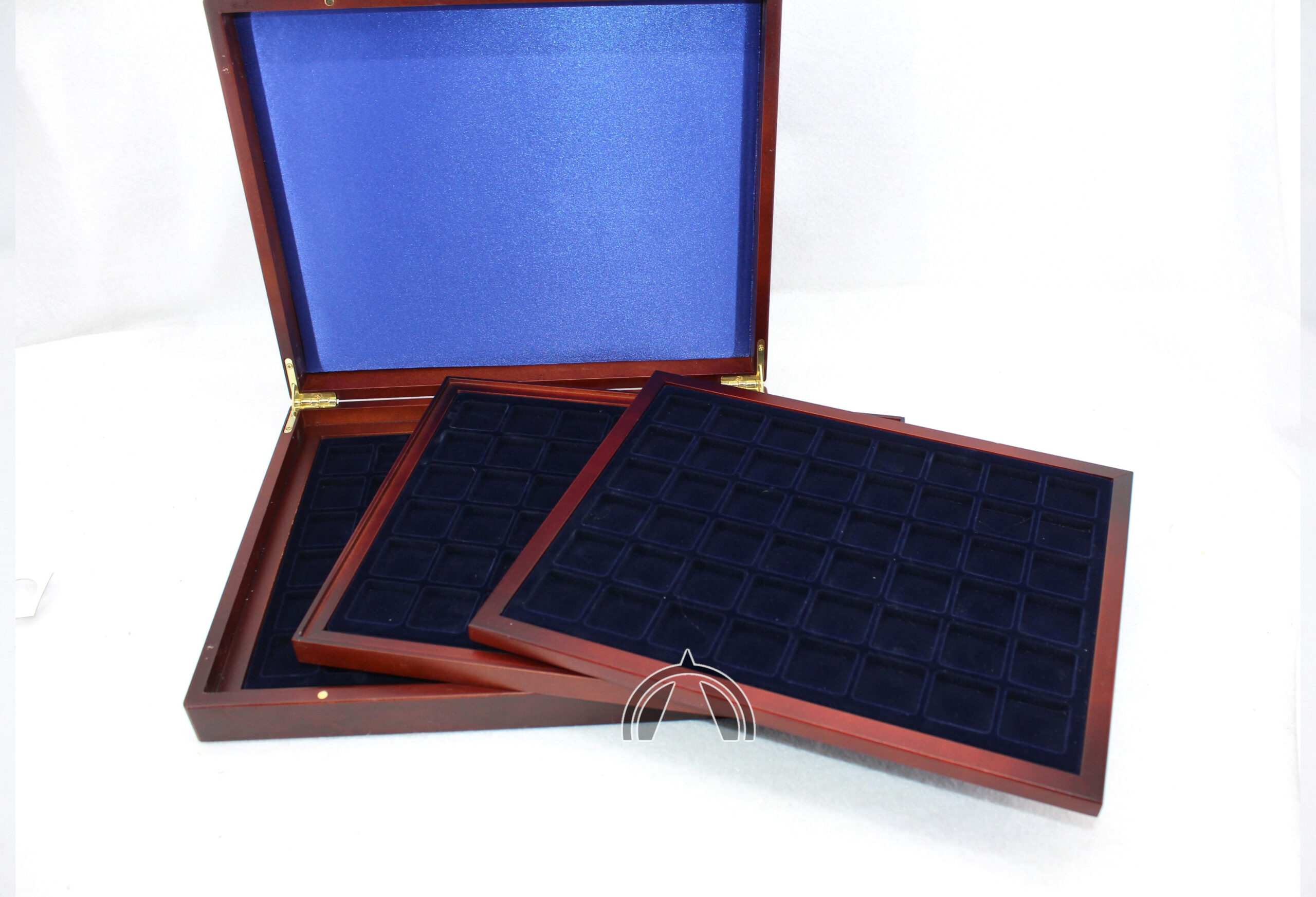 Wood Display Case W/3 Trays To Display Up To 144 Coins In 30X30Mm Compartments 4 coins display case for 144 coins